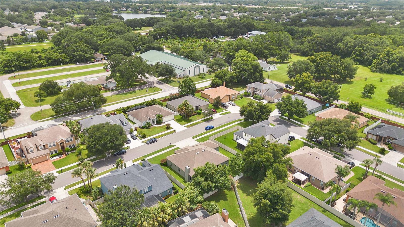 444 LAKE AMBERLEIGH DR