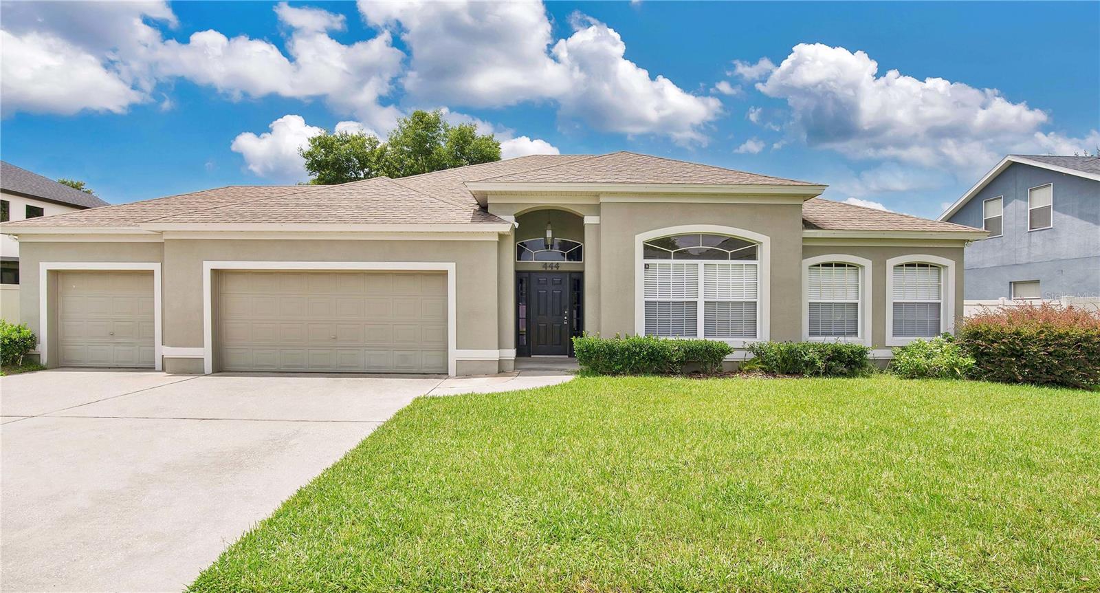 444 LAKE AMBERLEIGH DR