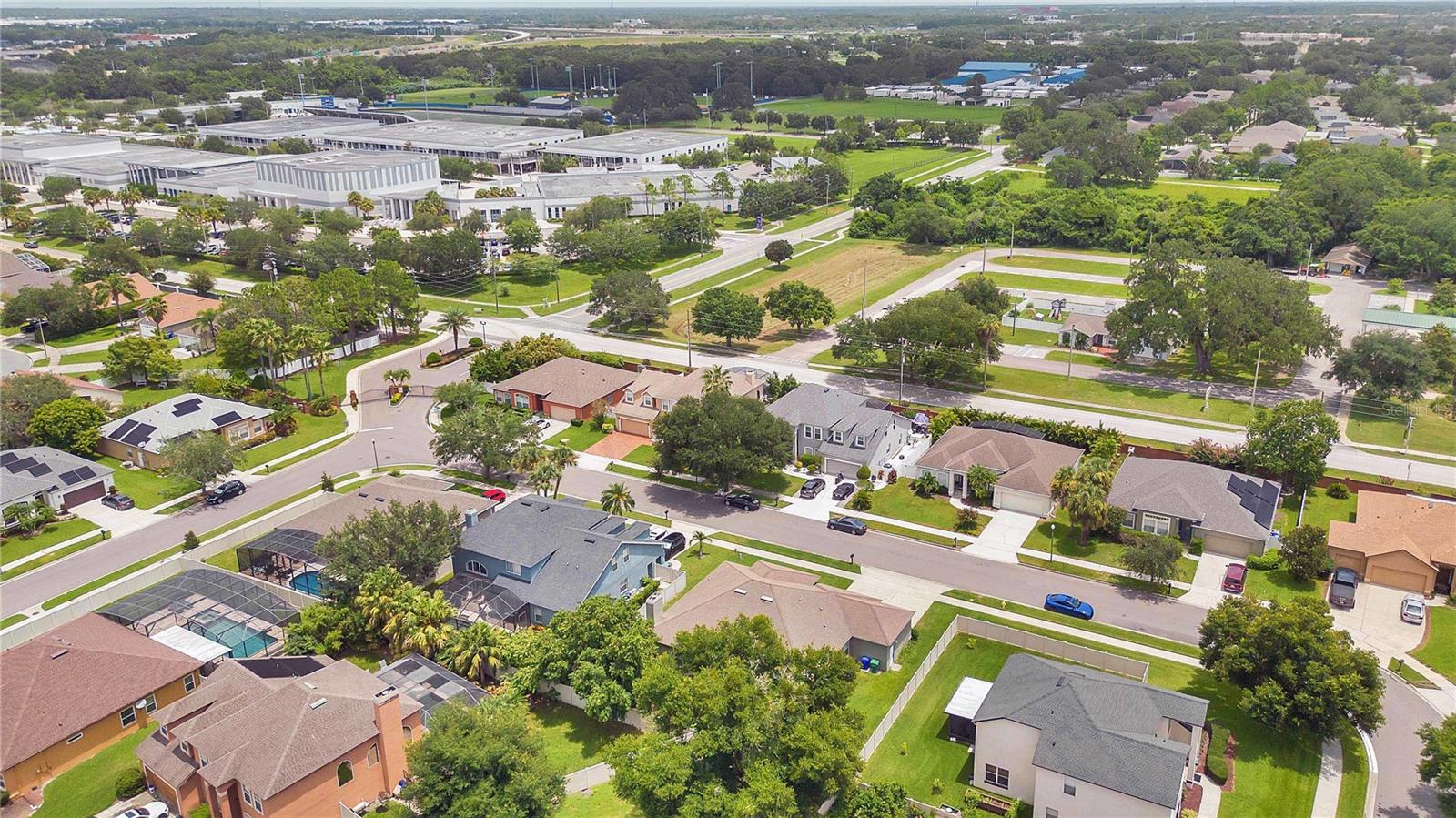 444 LAKE AMBERLEIGH DR