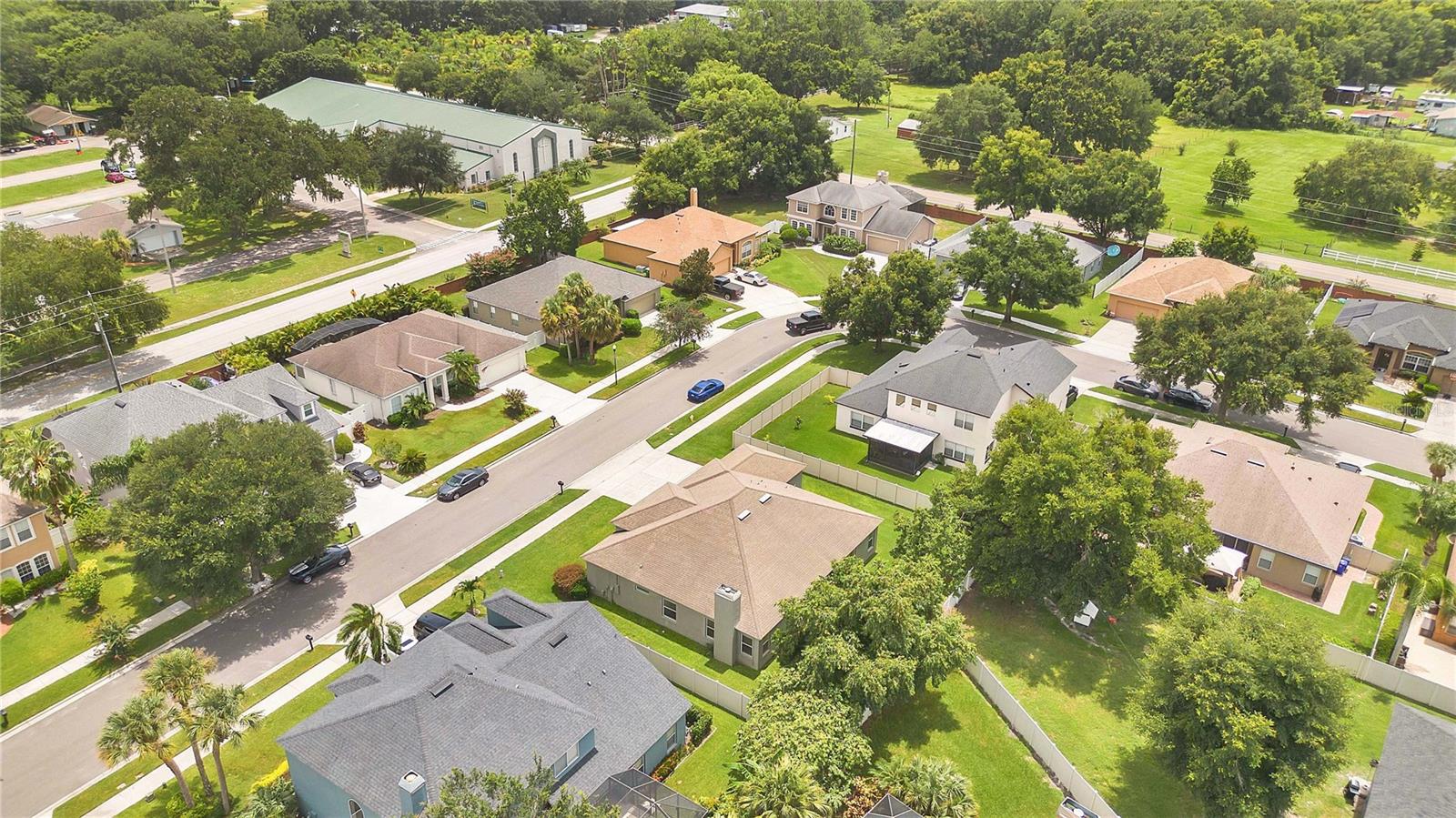 444 LAKE AMBERLEIGH DR