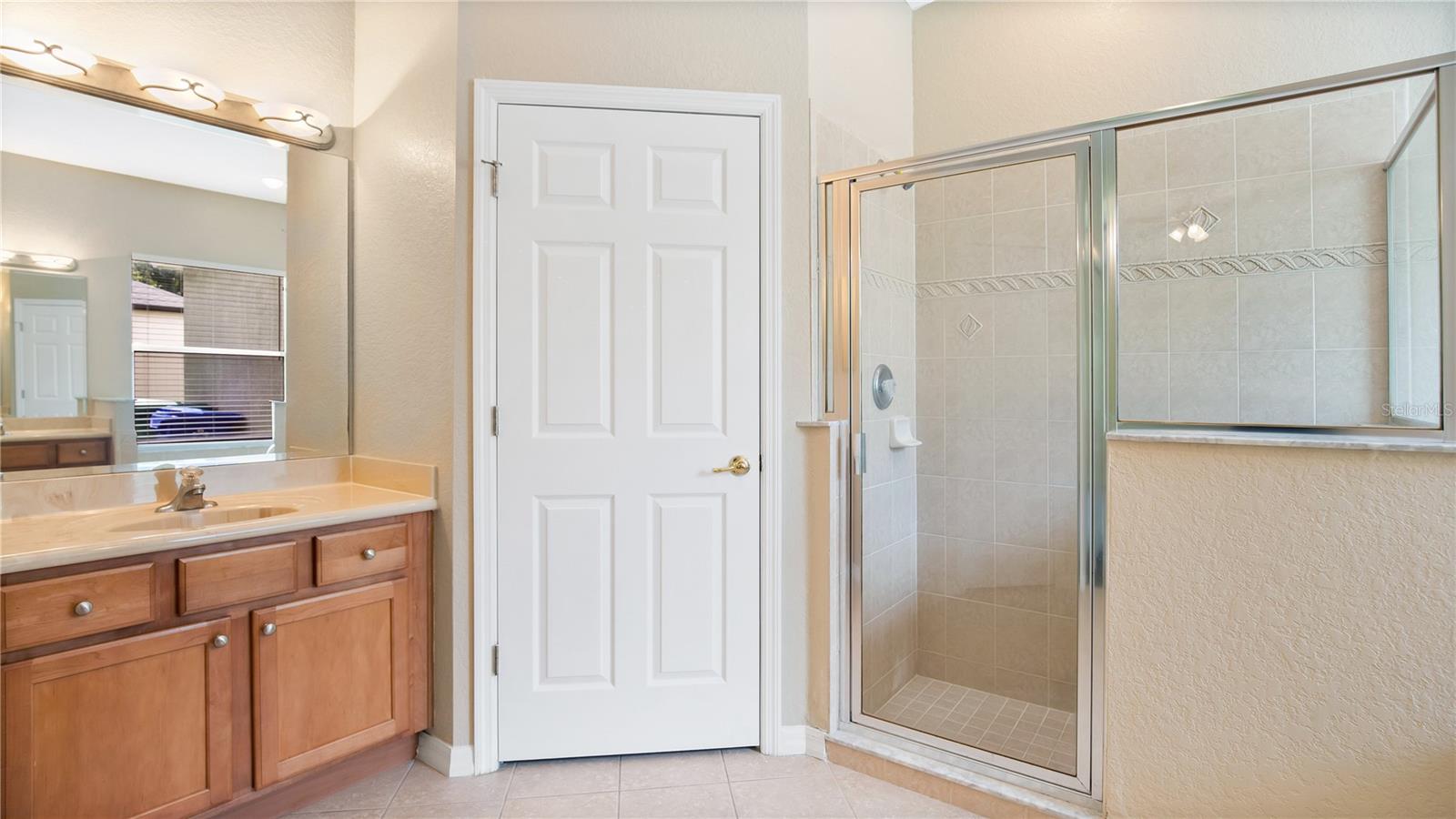 444 LAKE AMBERLEIGH DR