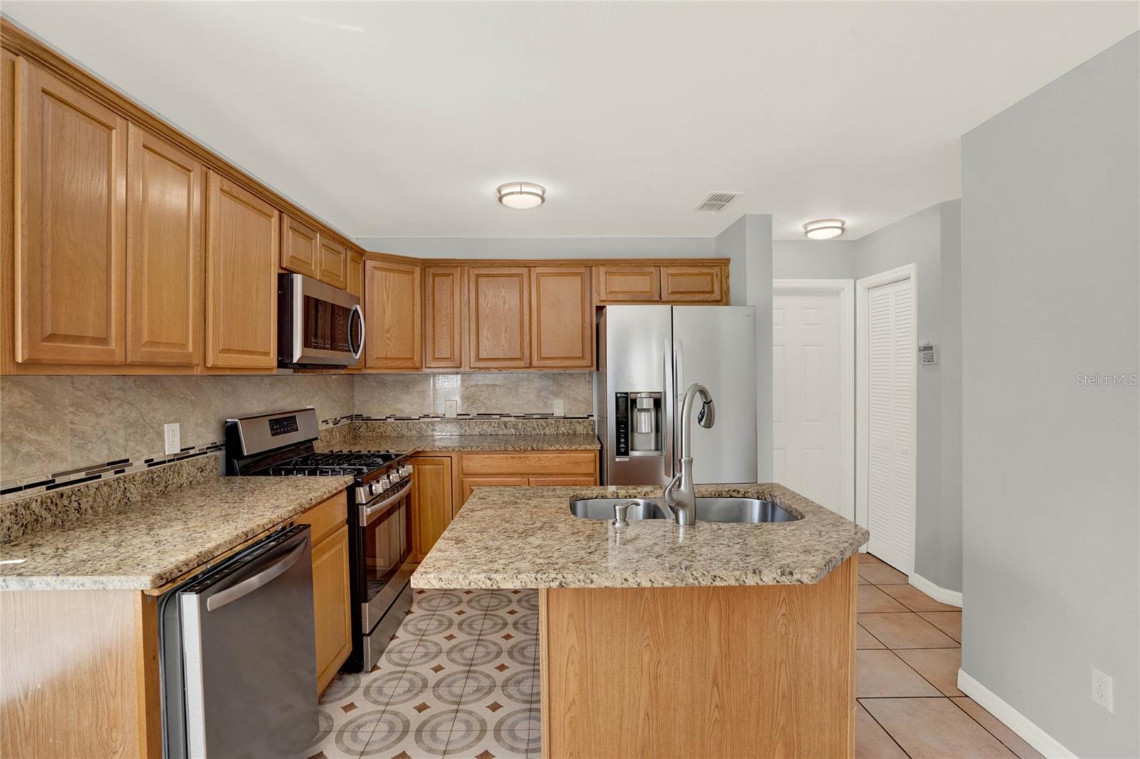 406 ROBYNS GLENN RD