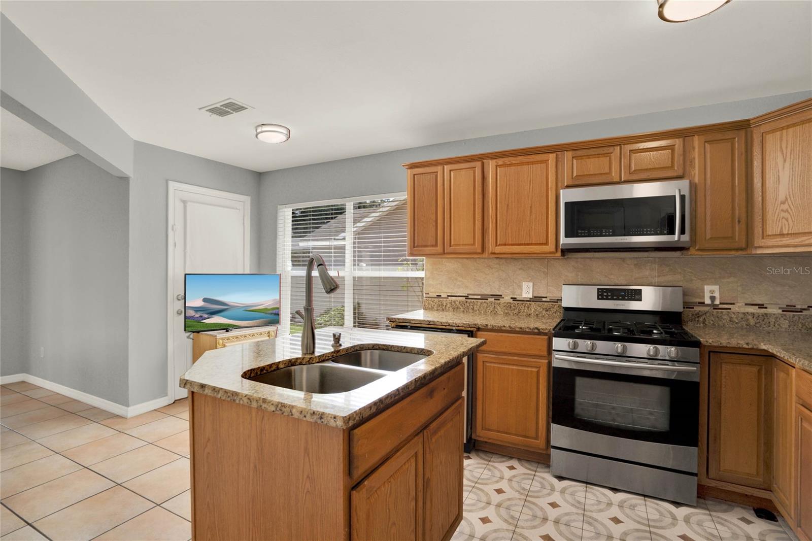 406 ROBYNS GLENN RD