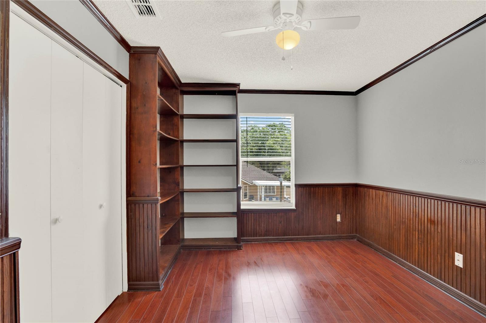 406 ROBYNS GLENN RD