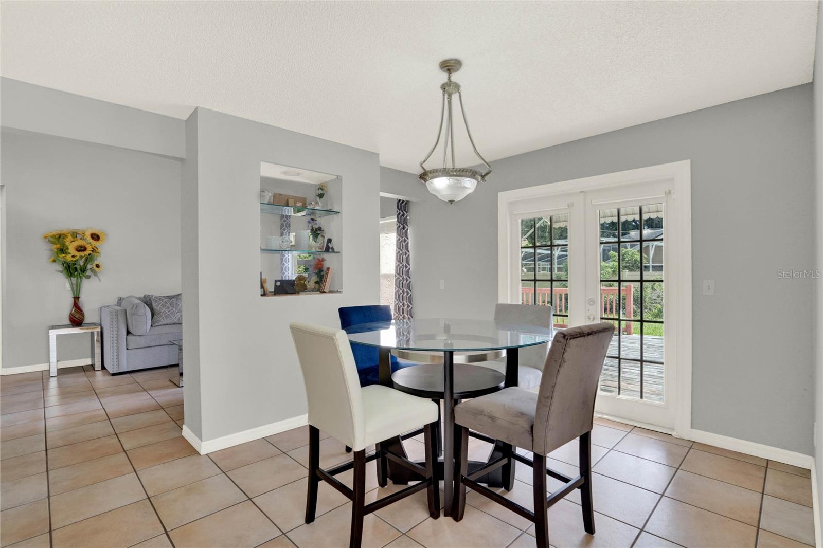 406 ROBYNS GLENN RD