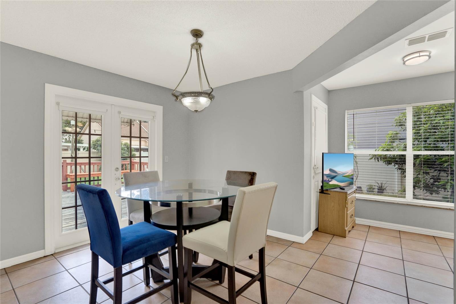 406 ROBYNS GLENN RD