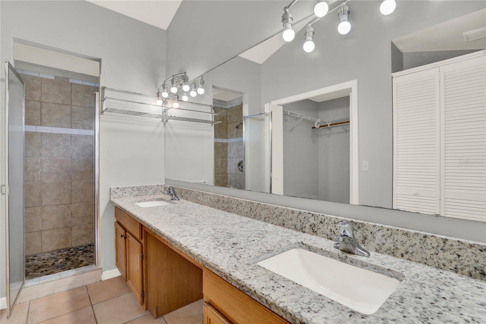406 ROBYNS GLENN RD