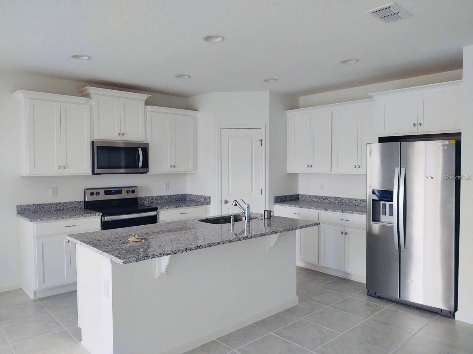 4022 ALISSA LN
