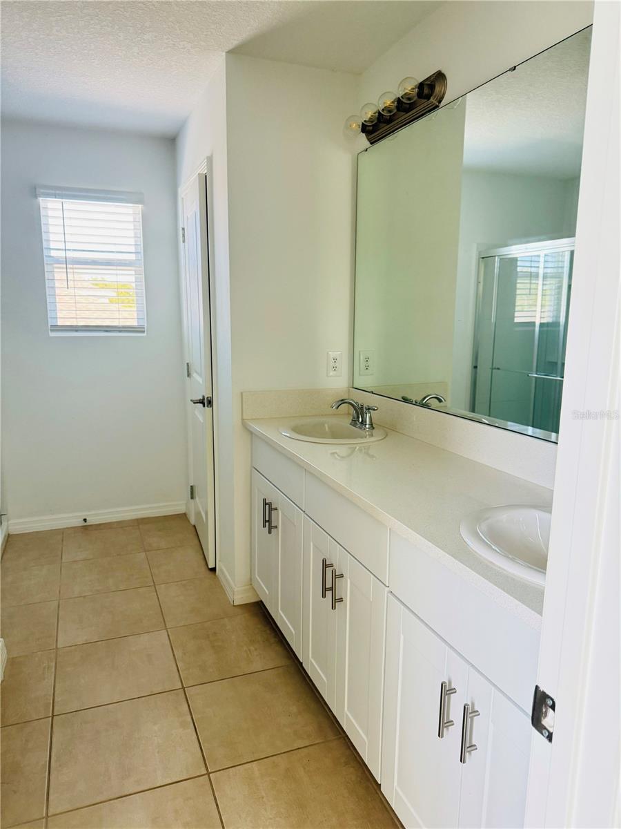 4239 SOUTHERN VISTA LOOP