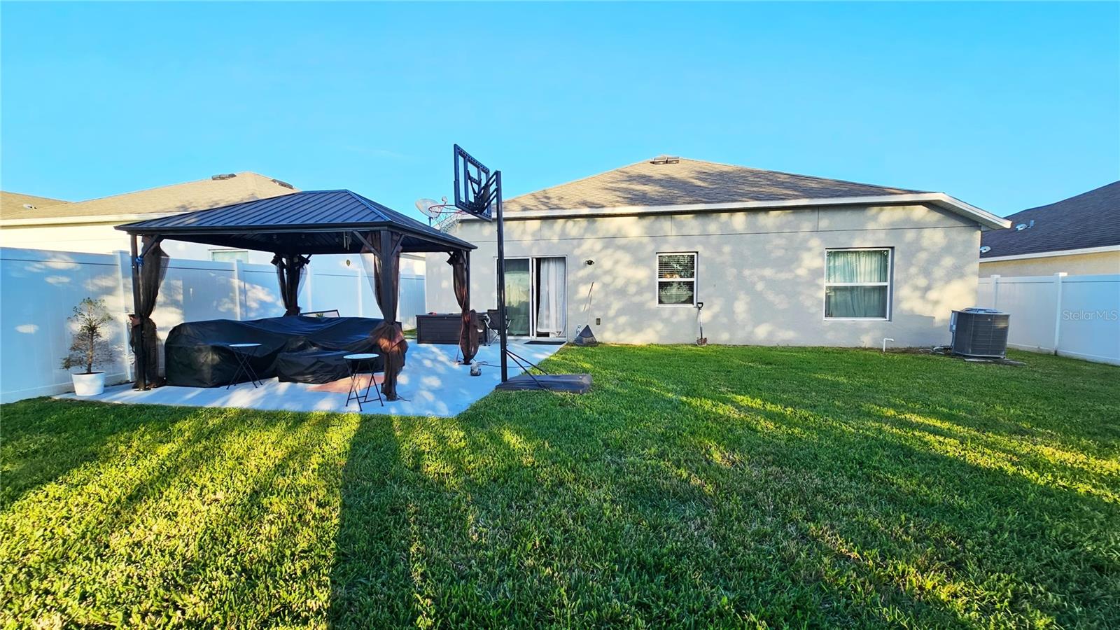 424 PINECREST LOOP