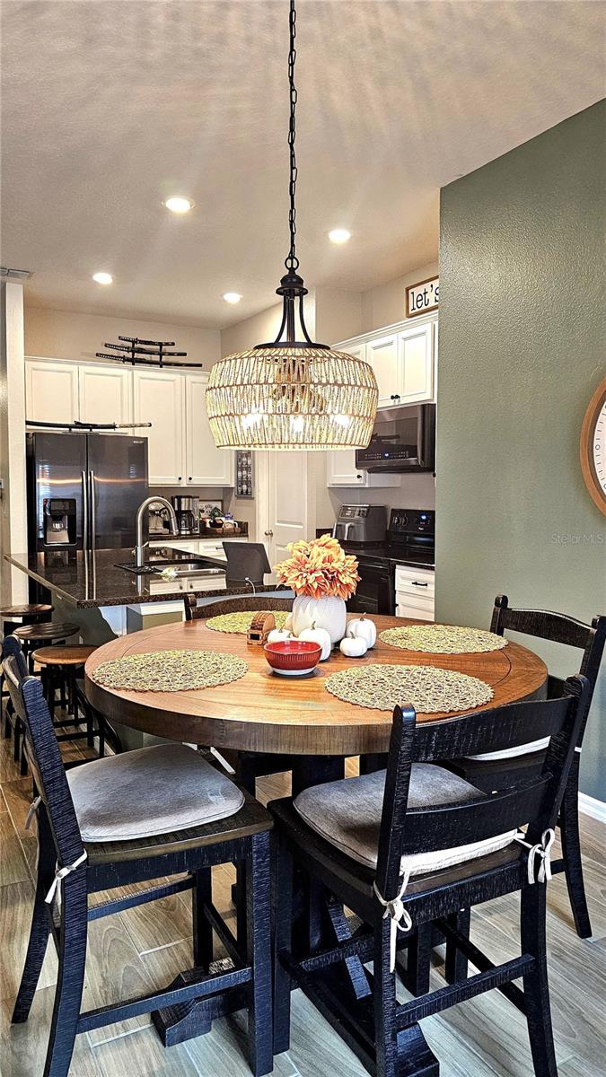 424 PINECREST LOOP