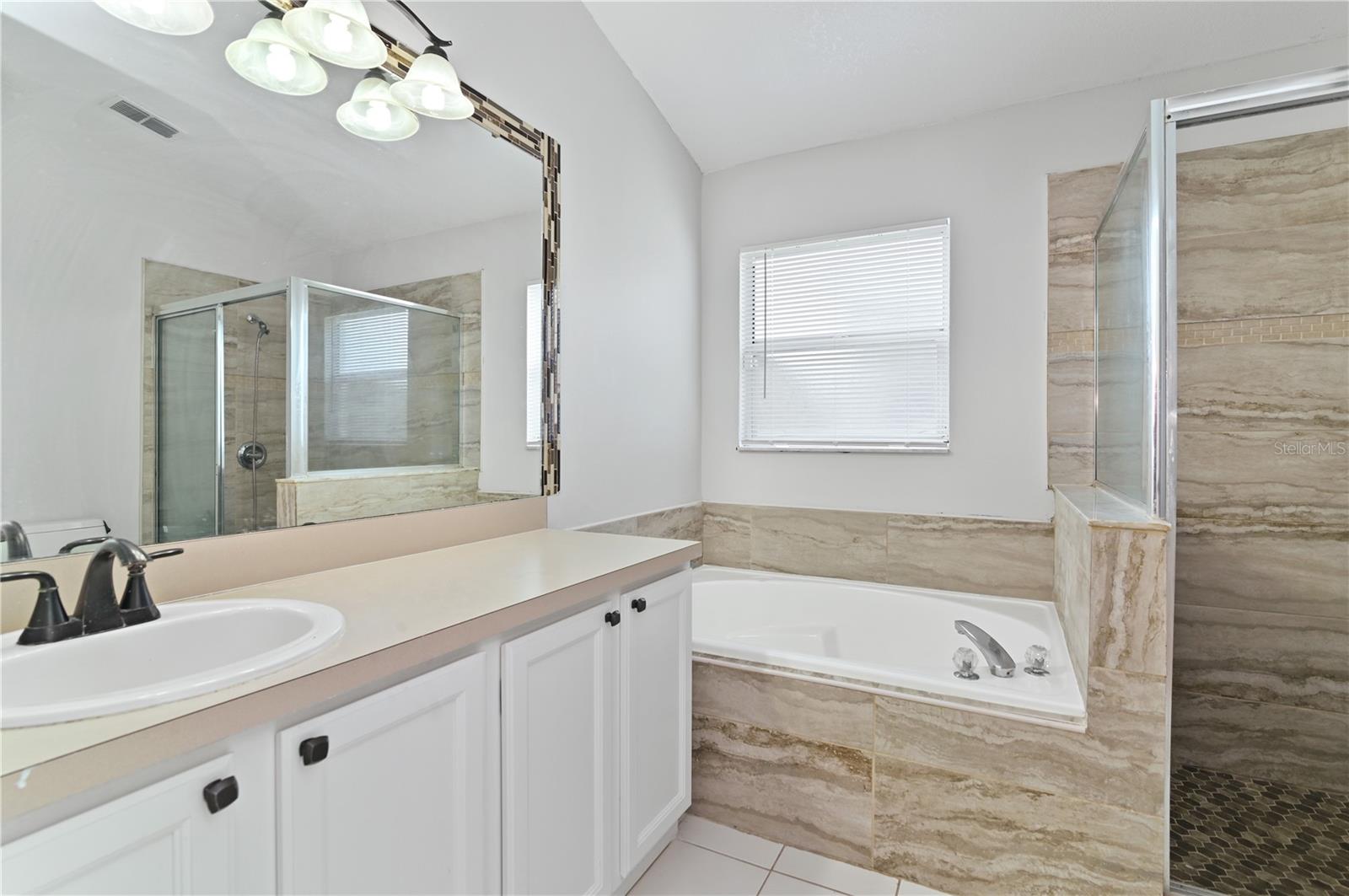 1714 SNARESBROOK WAY