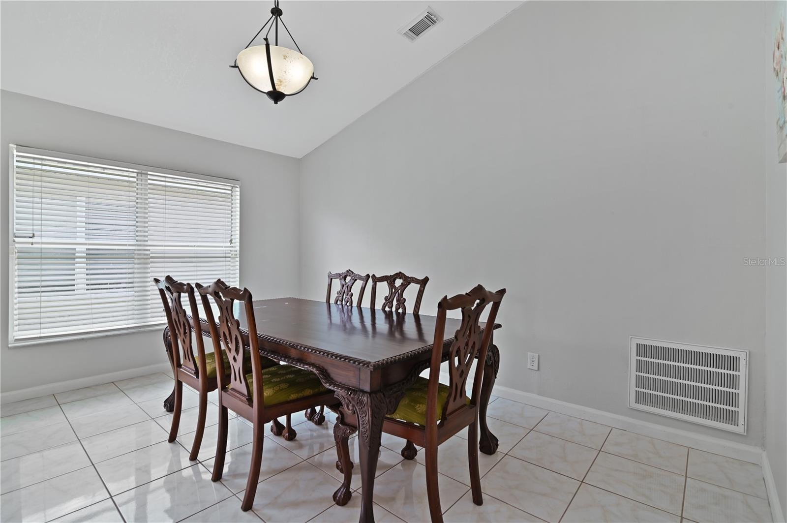 1714 SNARESBROOK WAY