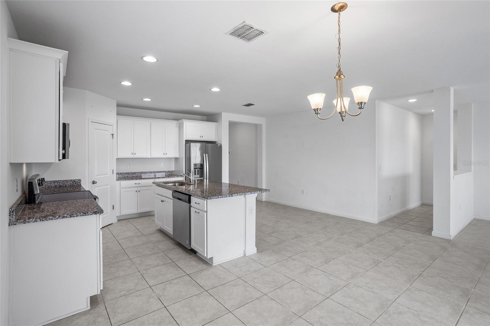 4022 ALISSA LN