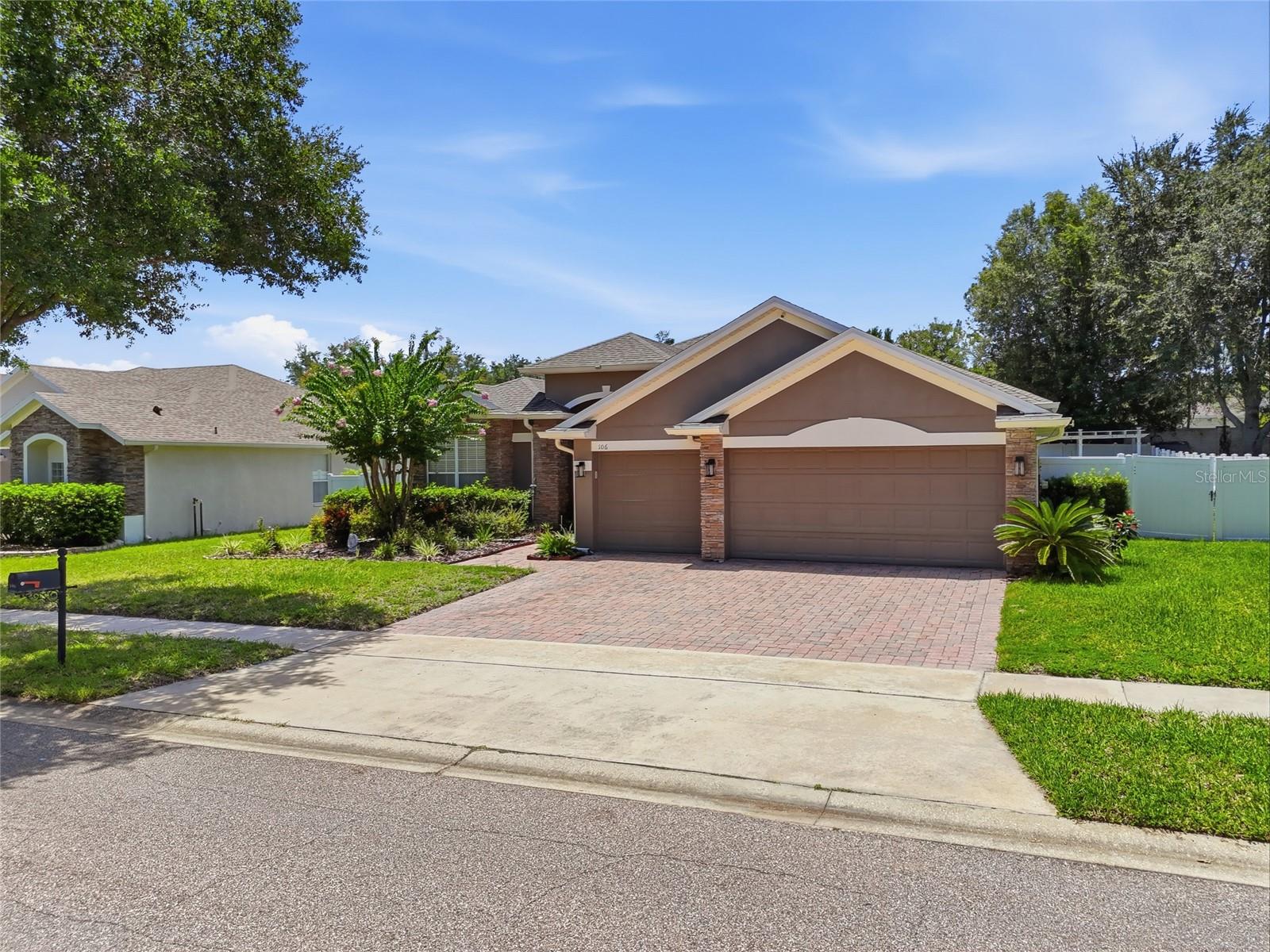 106 ALEXANDRIA PLACE DR