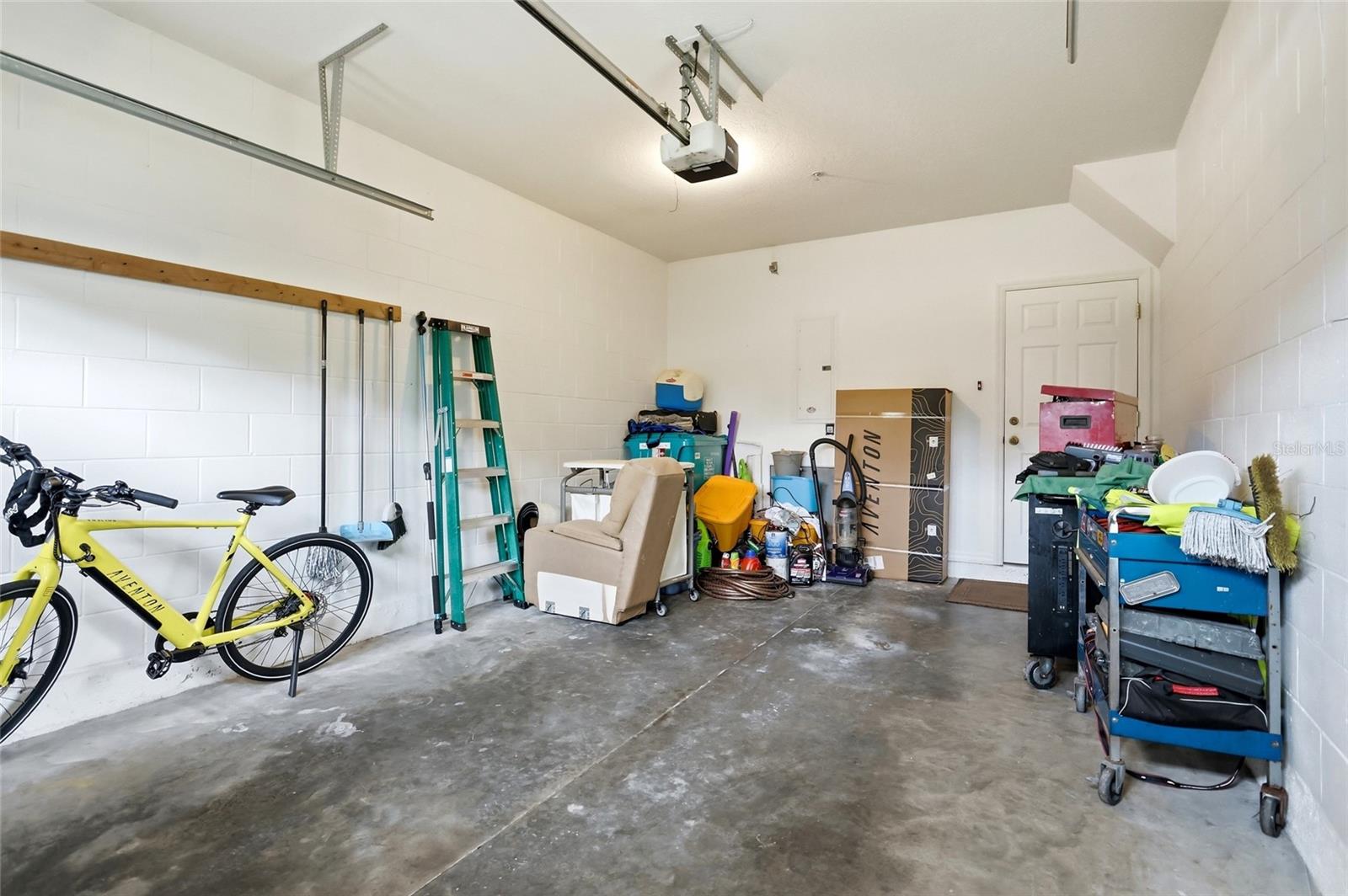 9863 TIVOLI VILLA DR