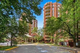 5800 NICHOLSON LANE Unit: 1