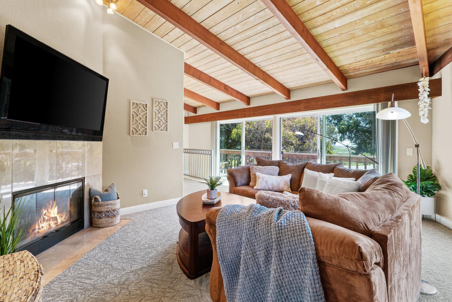 37 Shearwater LN