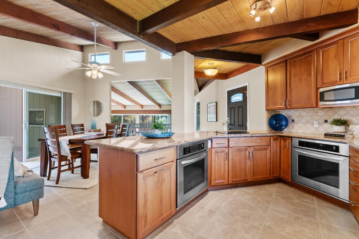 37 Shearwater LN