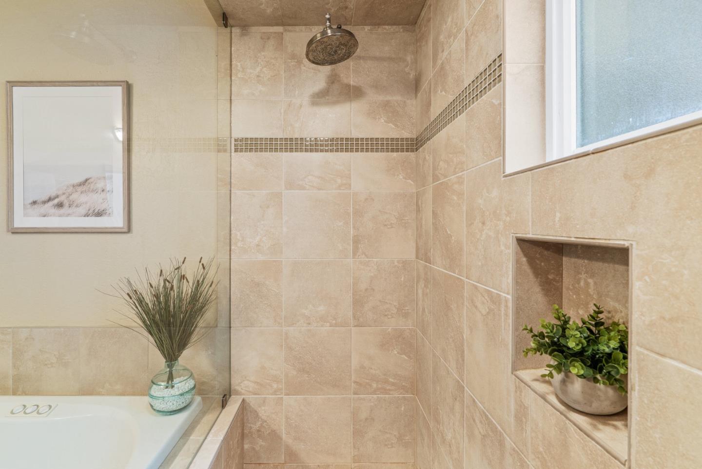 37 Shearwater LN