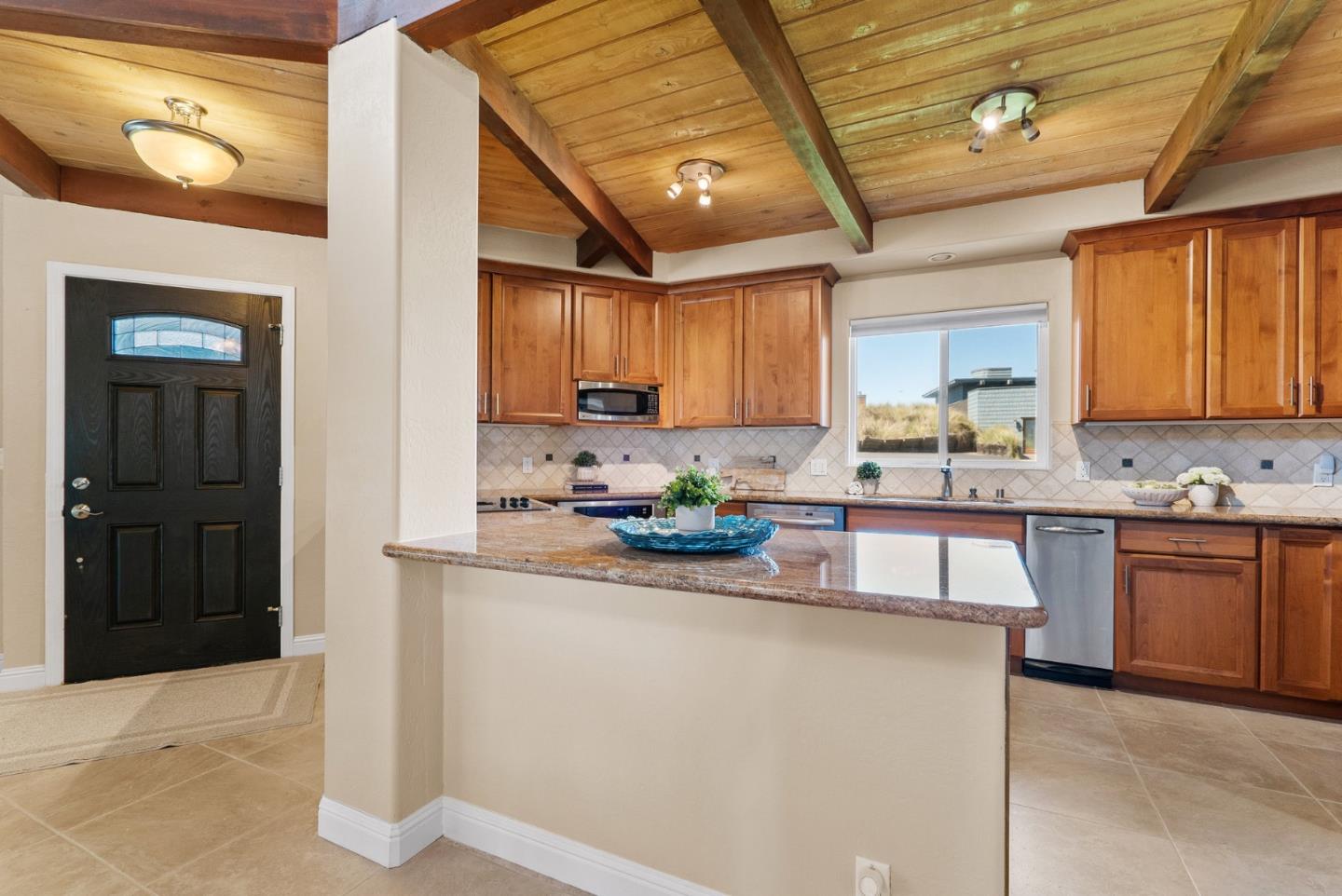 37 Shearwater LN