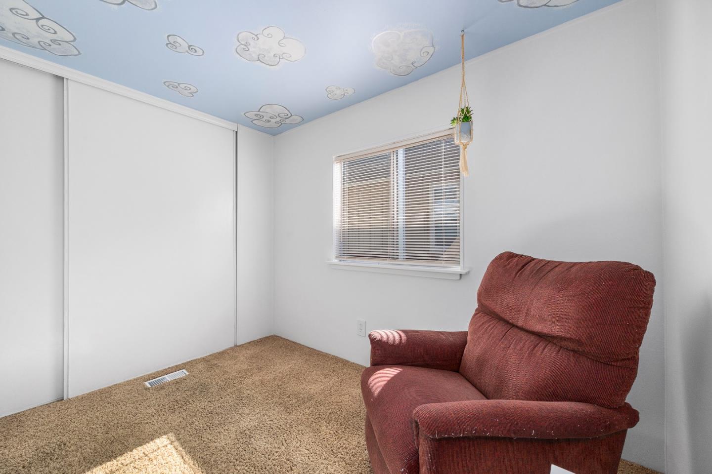1099 38th AVE 42