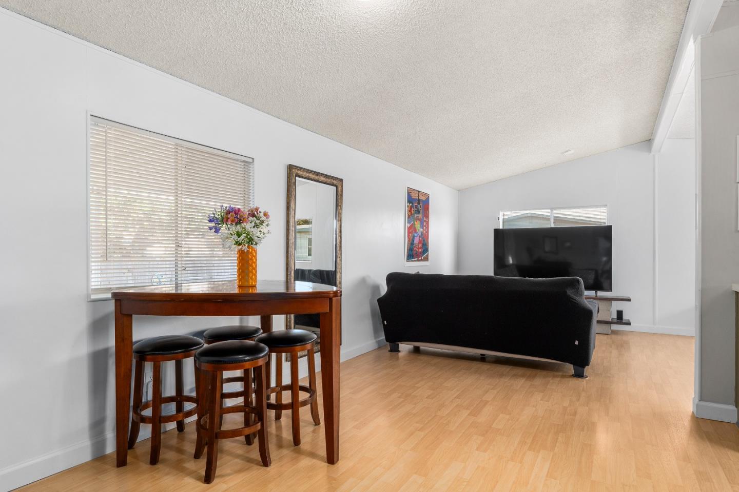 1099 38th AVE 42