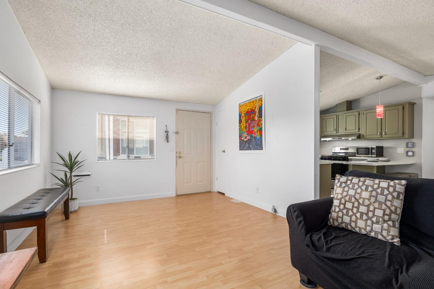 1099 38th AVE 42