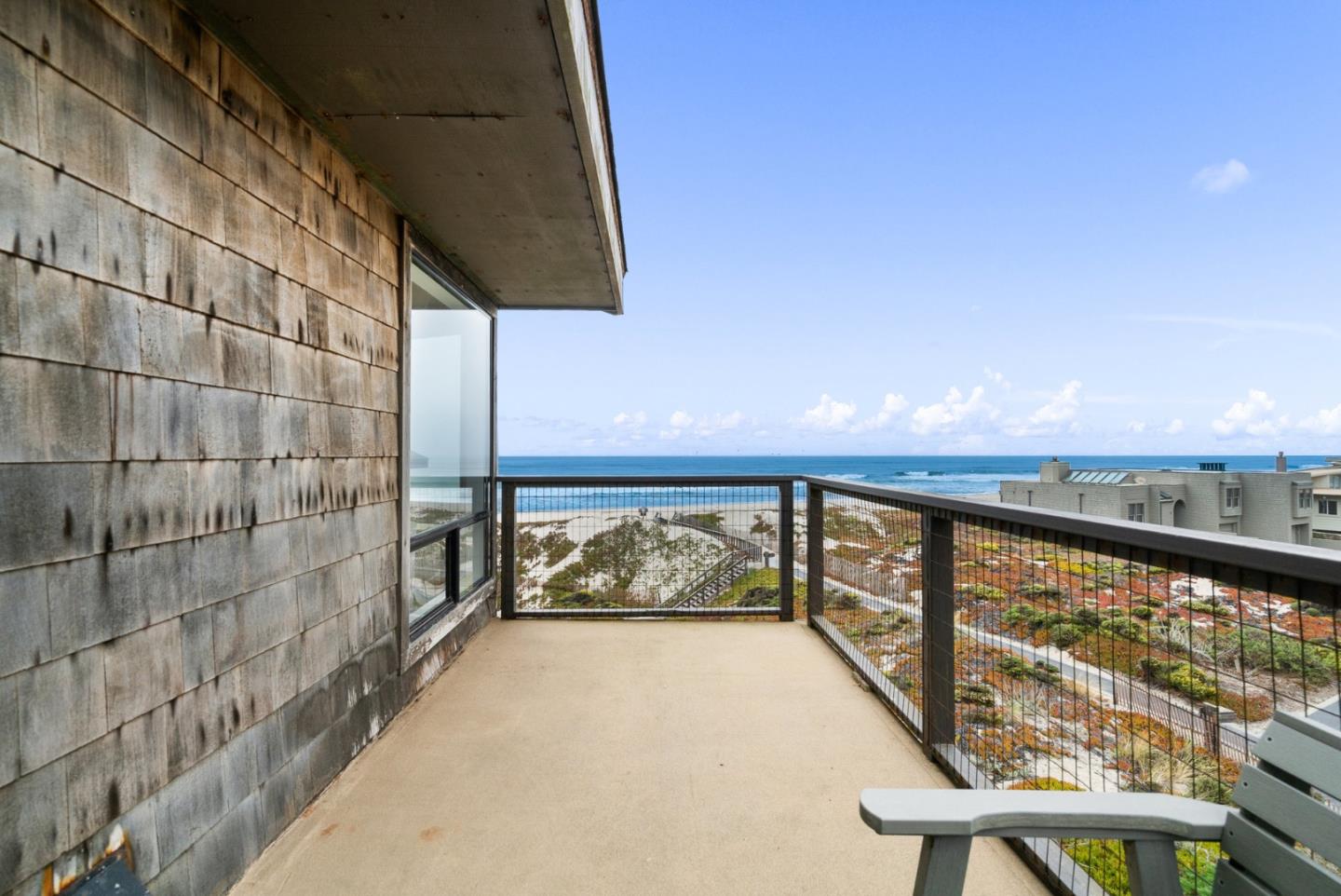 14 Pelican Point