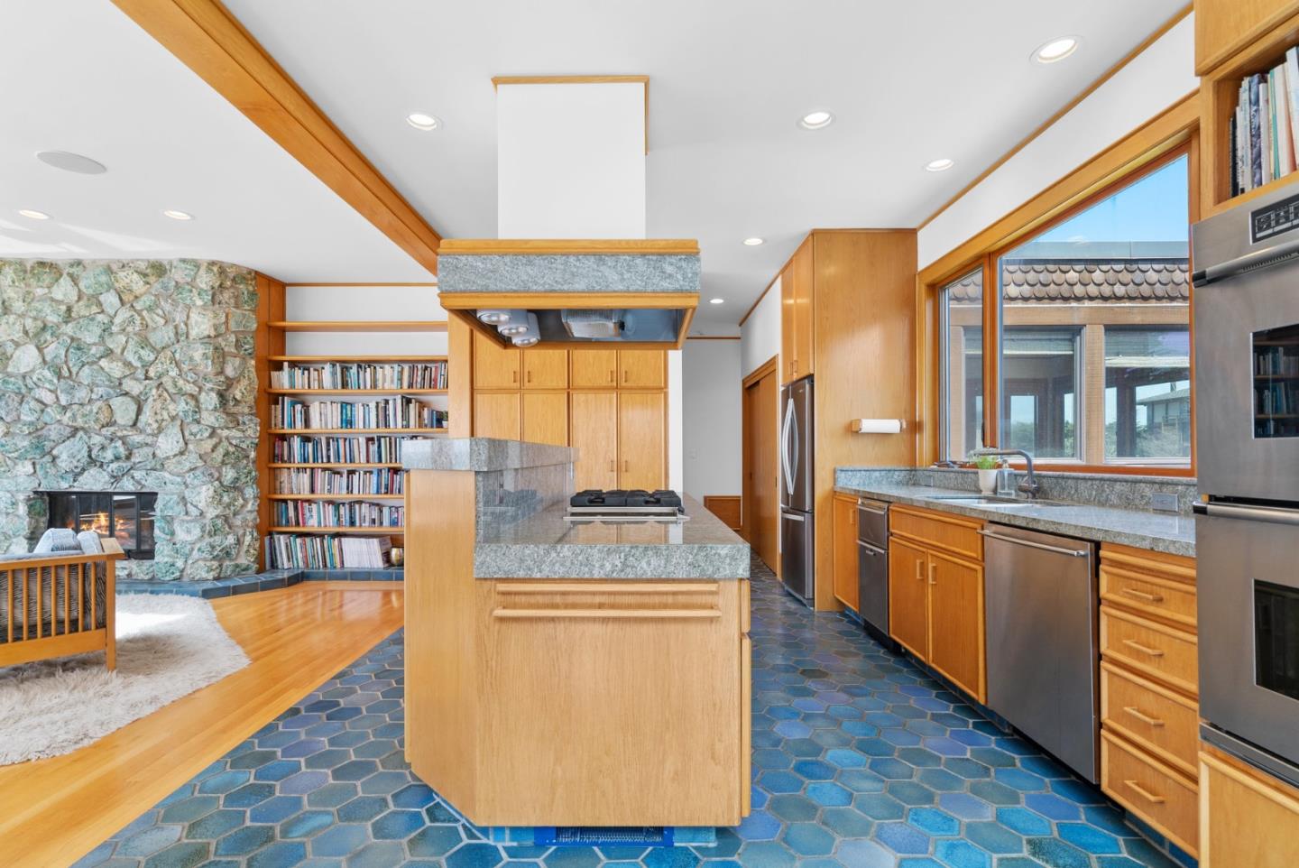 102 Willet CIR
