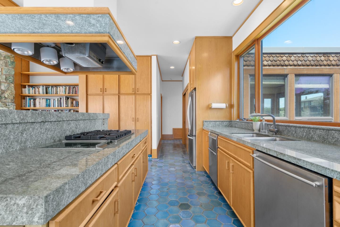 102 Willet CIR