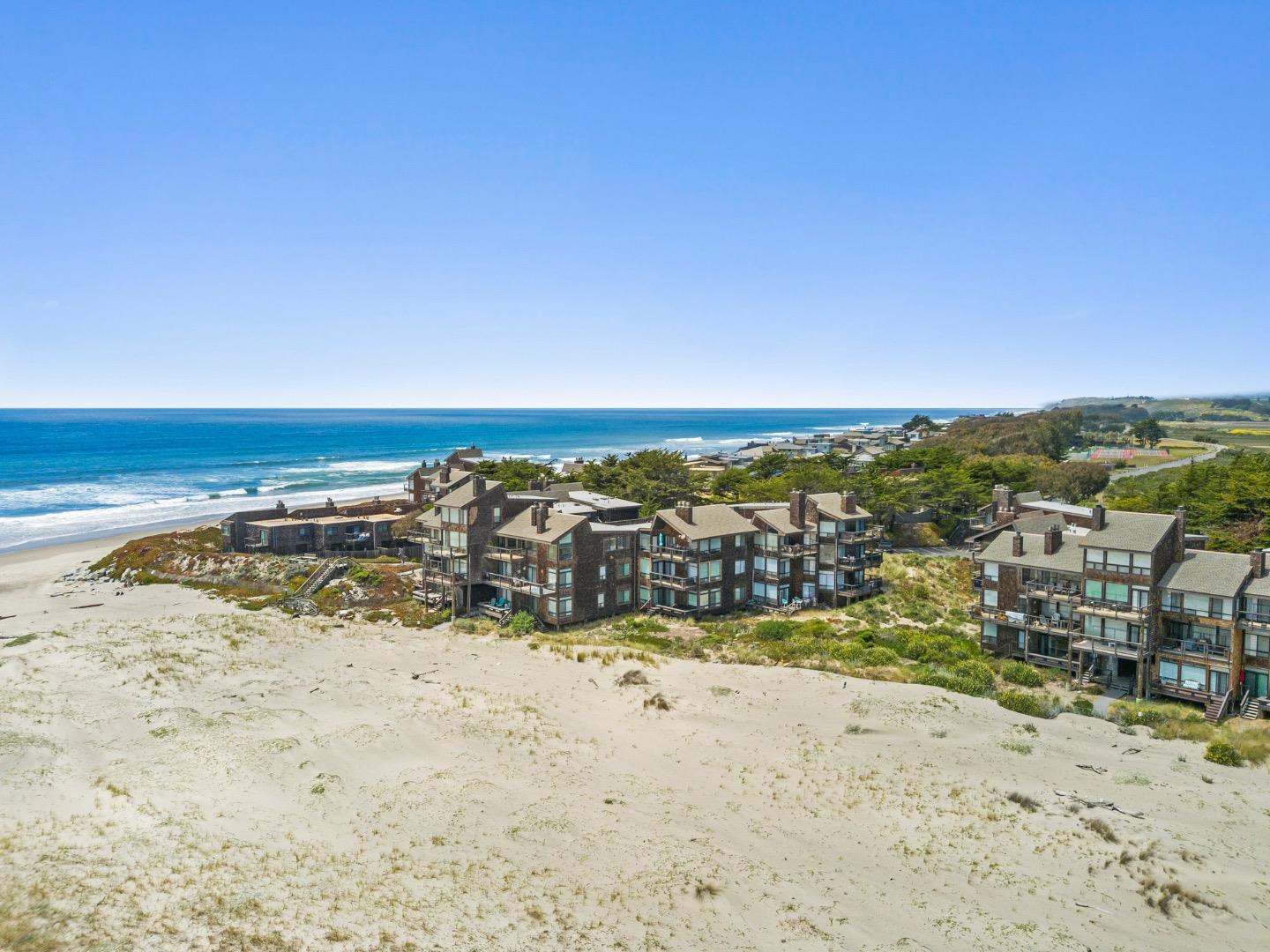 52 Pelican Point