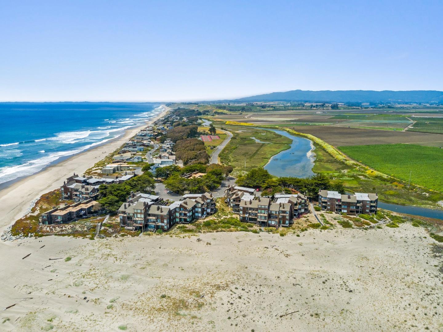 52 Pelican Point