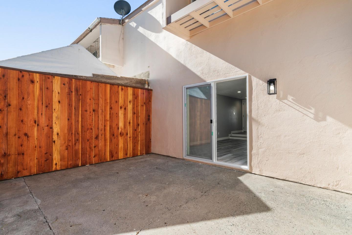 912 Acosta Plaza 11
