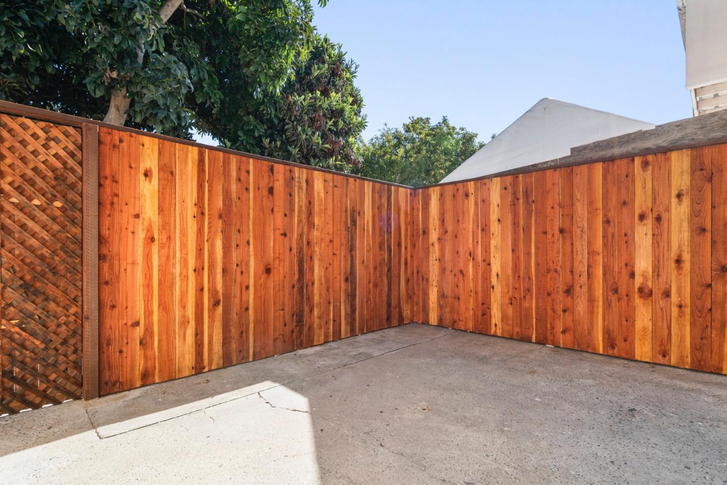 912 Acosta Plaza 11