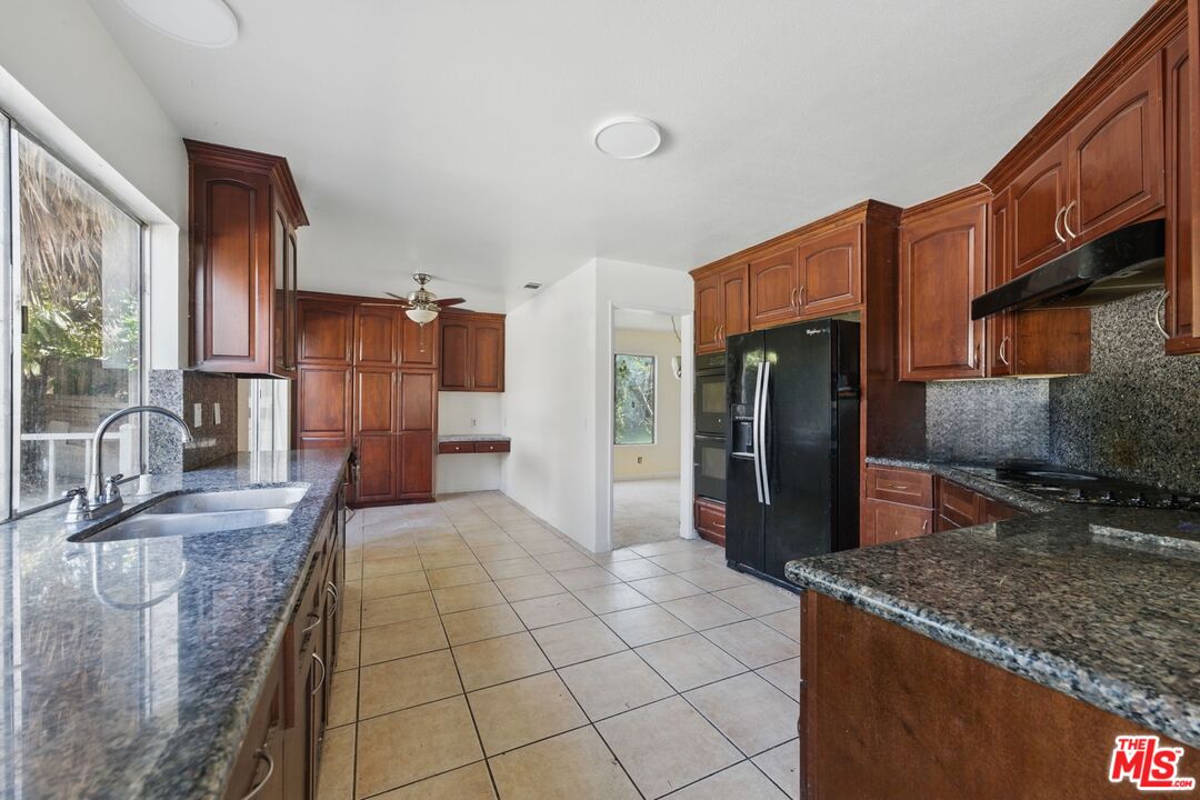 860 Big Horn Ct
