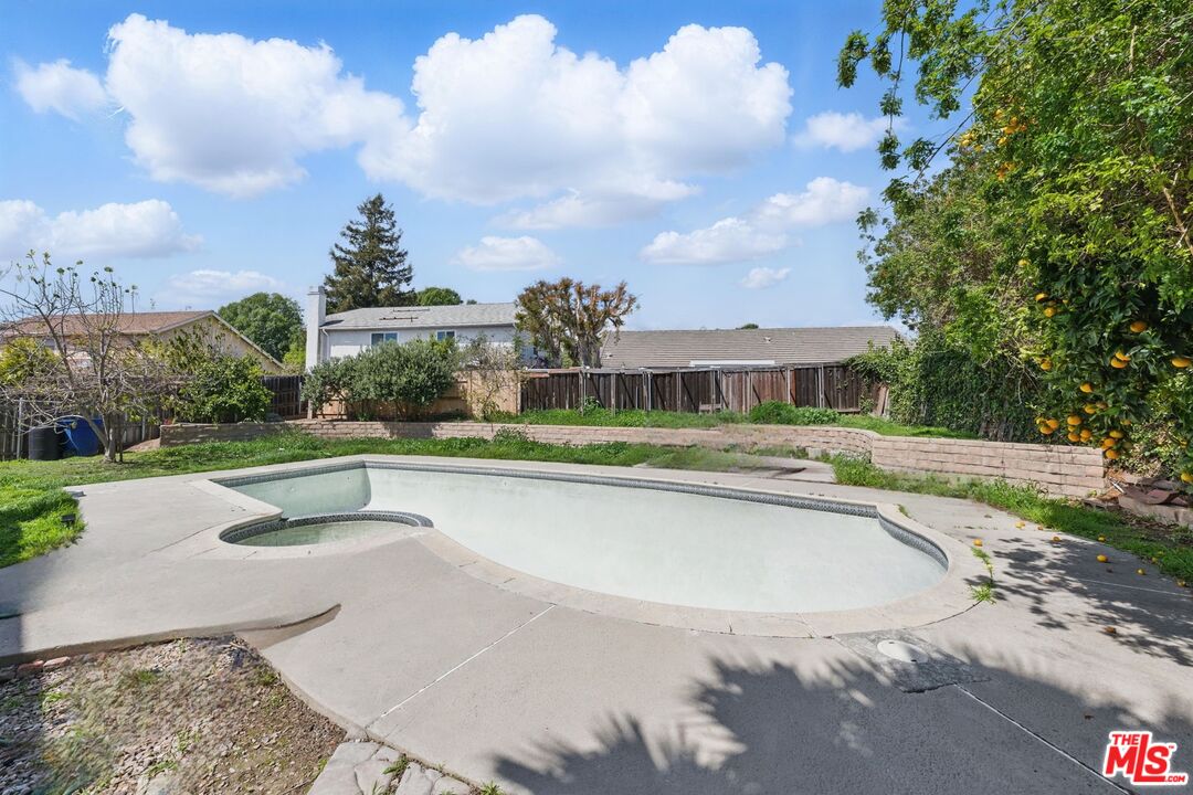 860 Big Horn Ct