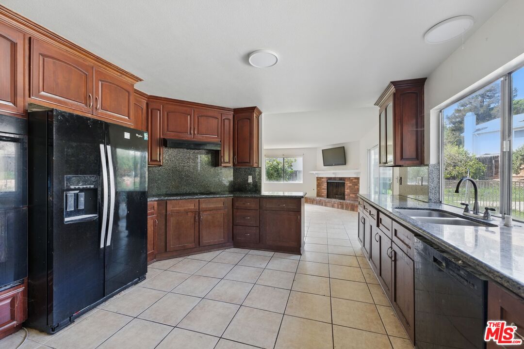 860 Big Horn Ct