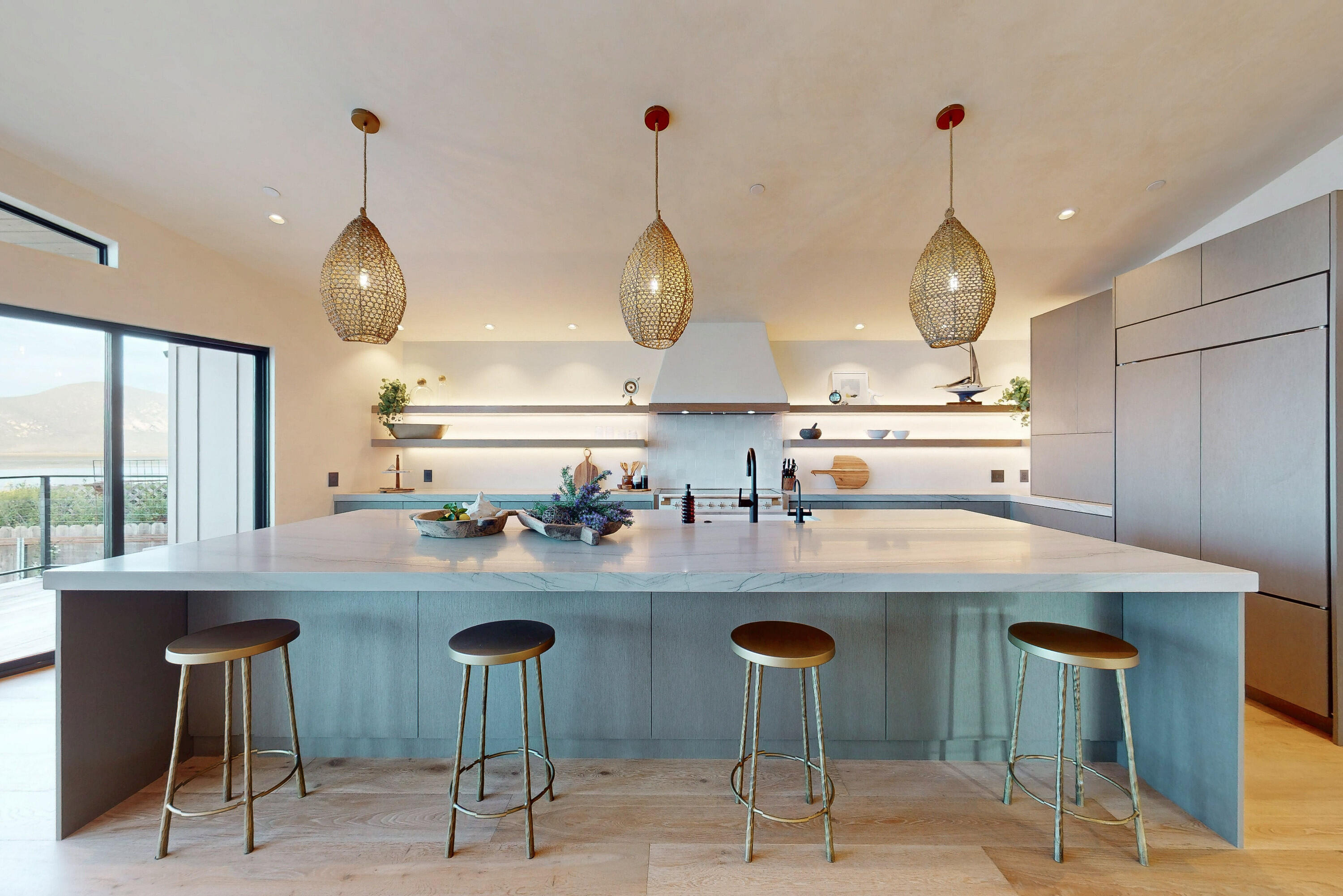 670 Santa Lucia Avenue