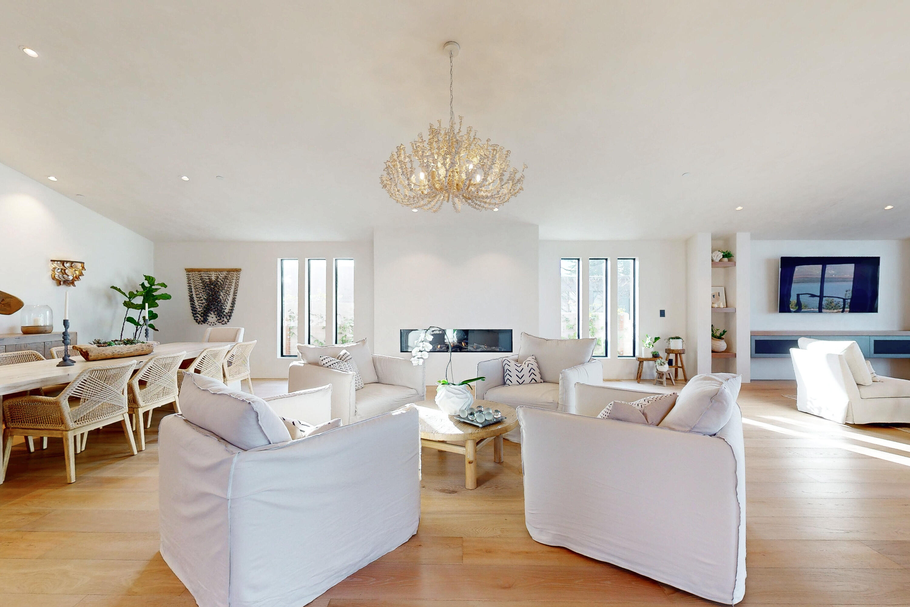 670 Santa Lucia Avenue