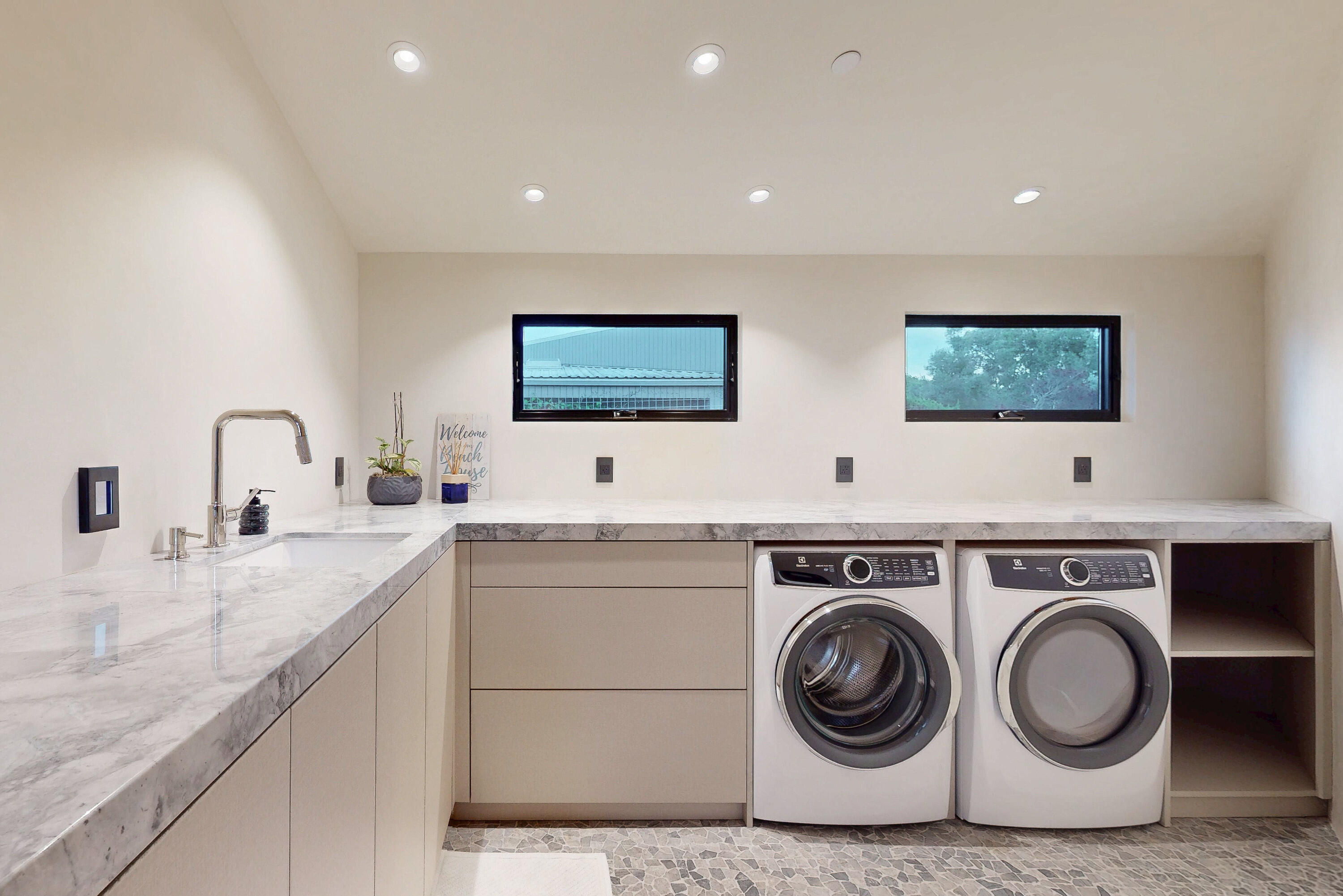 670 Santa Lucia Avenue