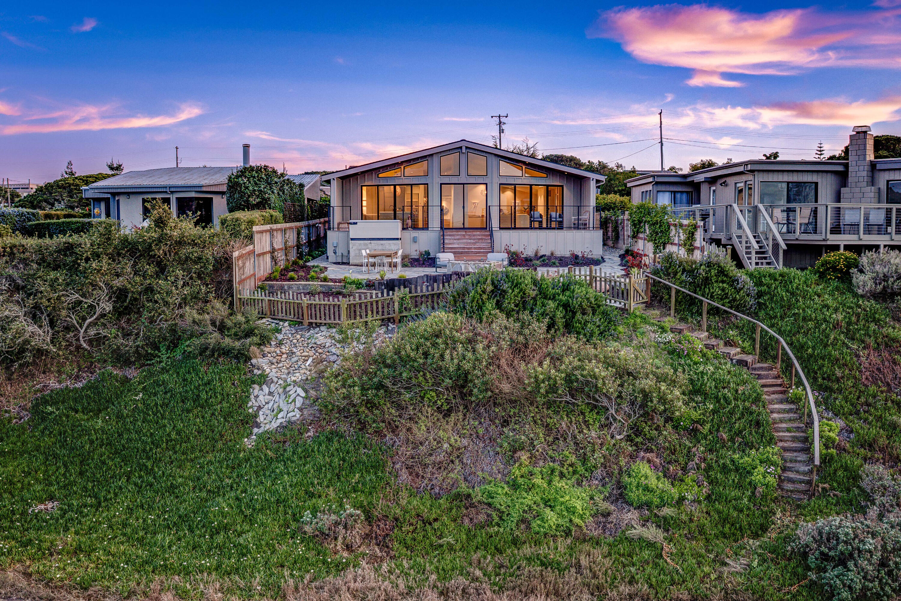 670 Santa Lucia Avenue