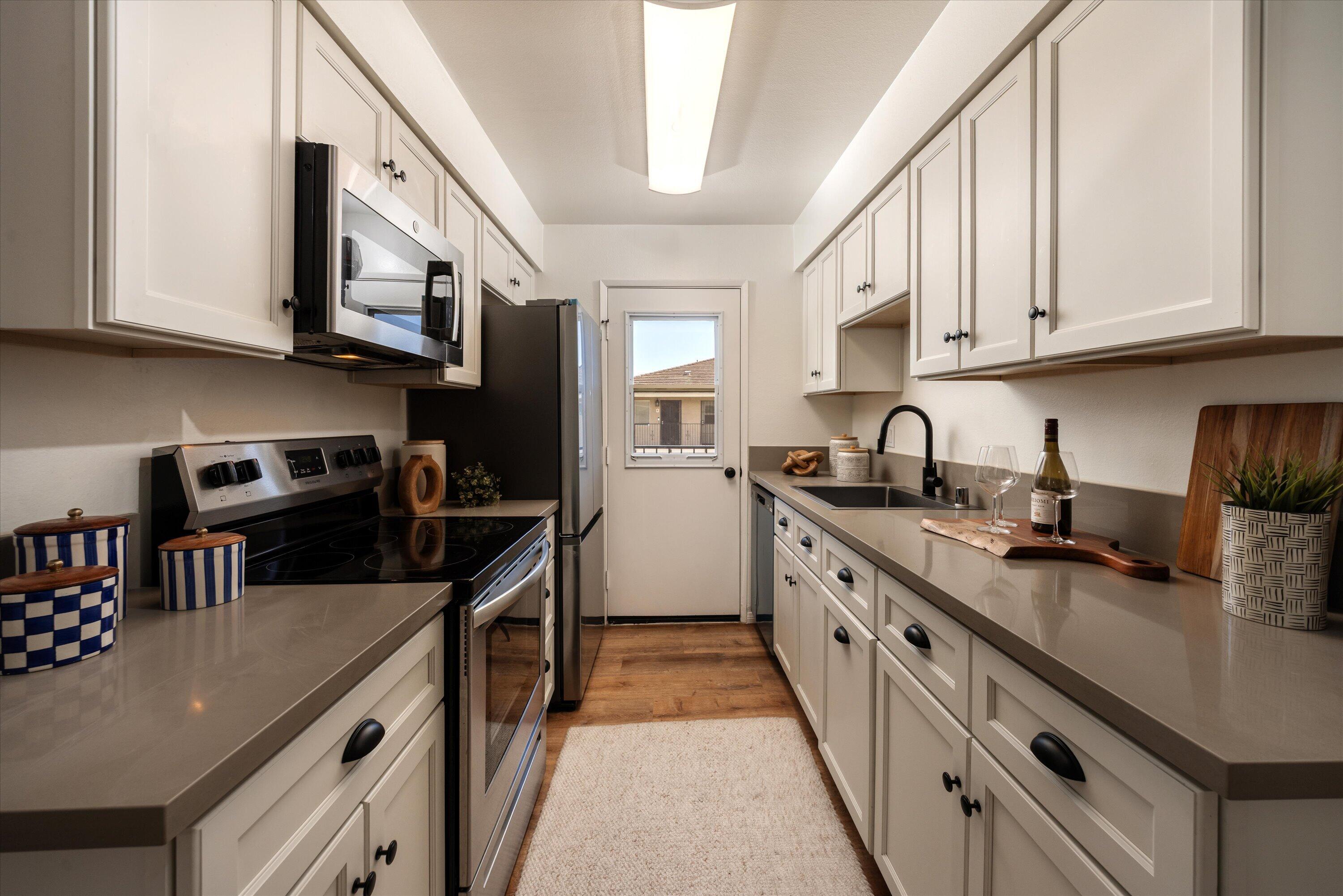 5931 Birch Street Apt 4