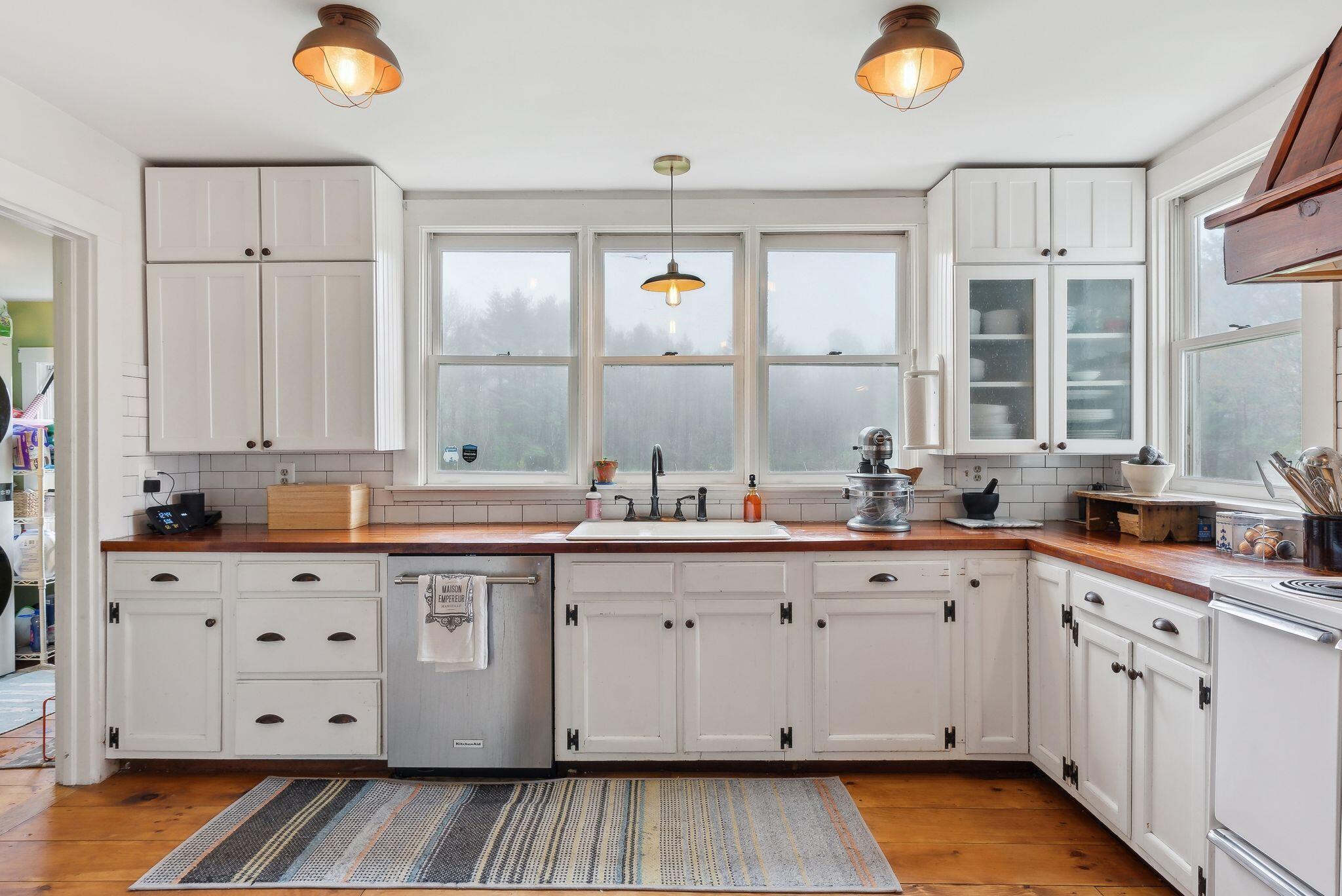 808 Mountain Road