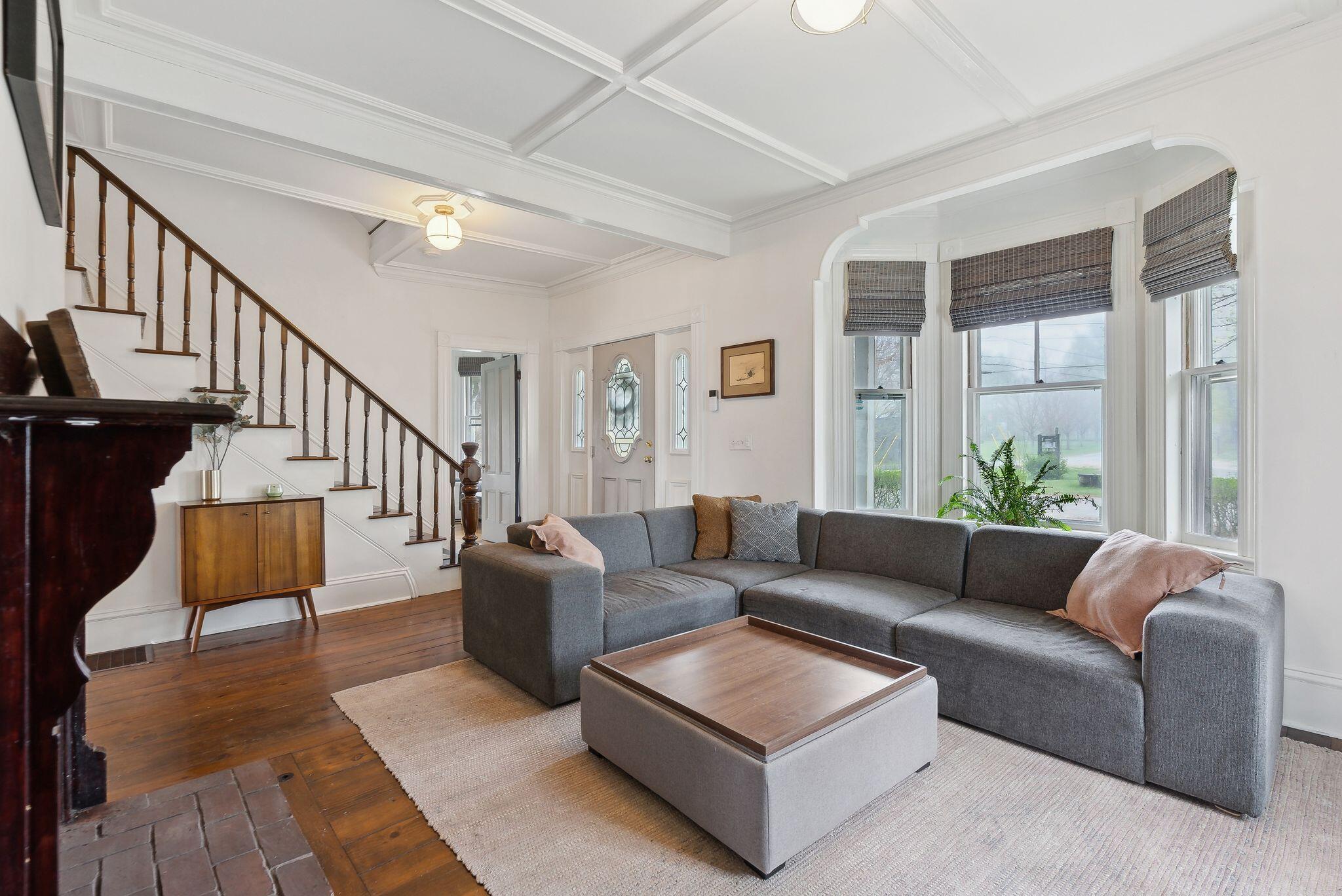 808 Mountain Road