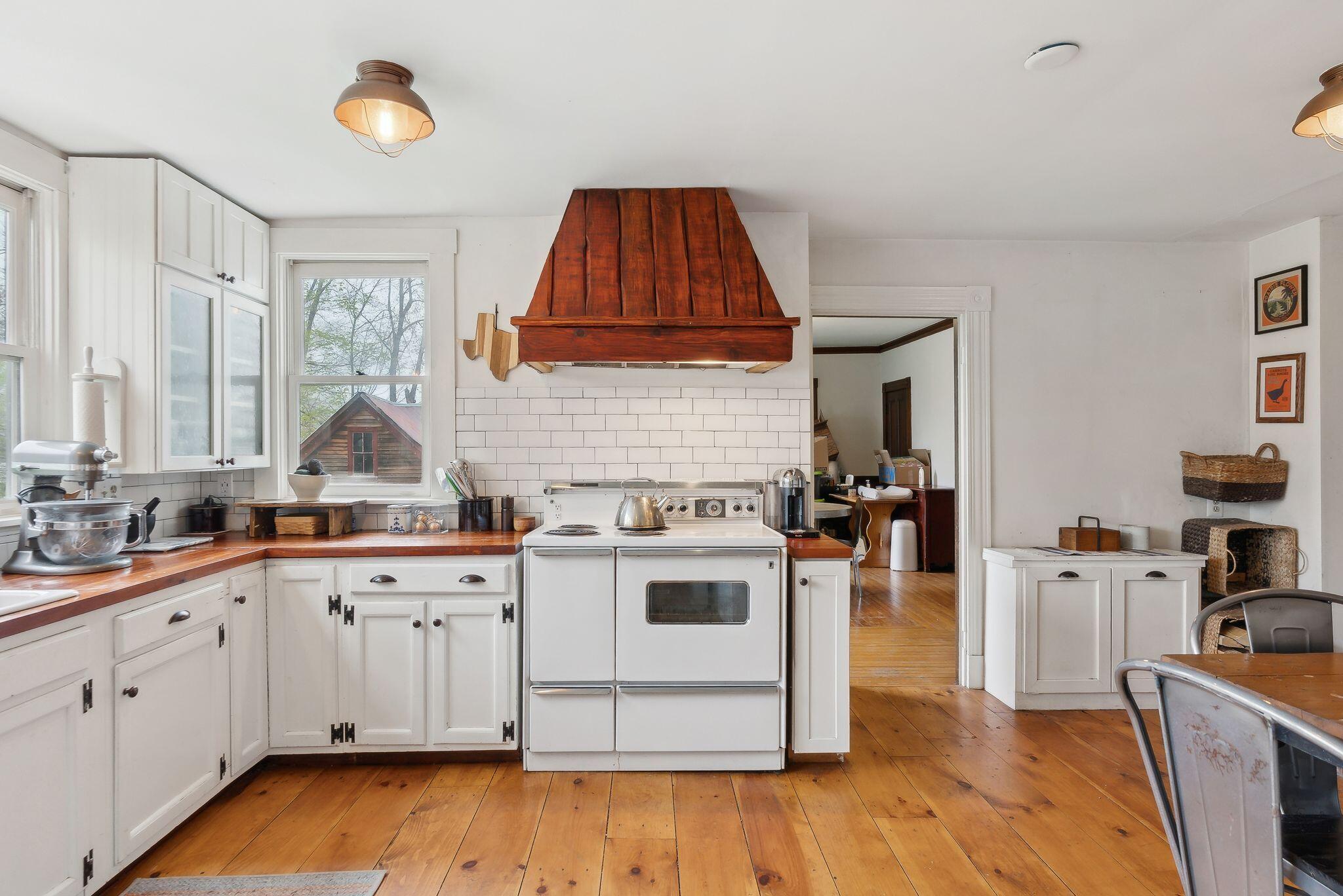 808 Mountain Road