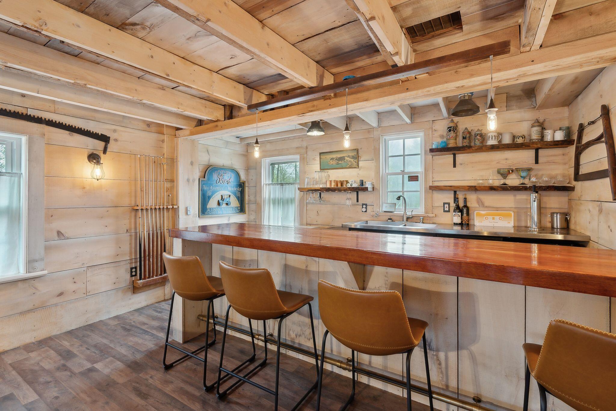 808 Mountain Road