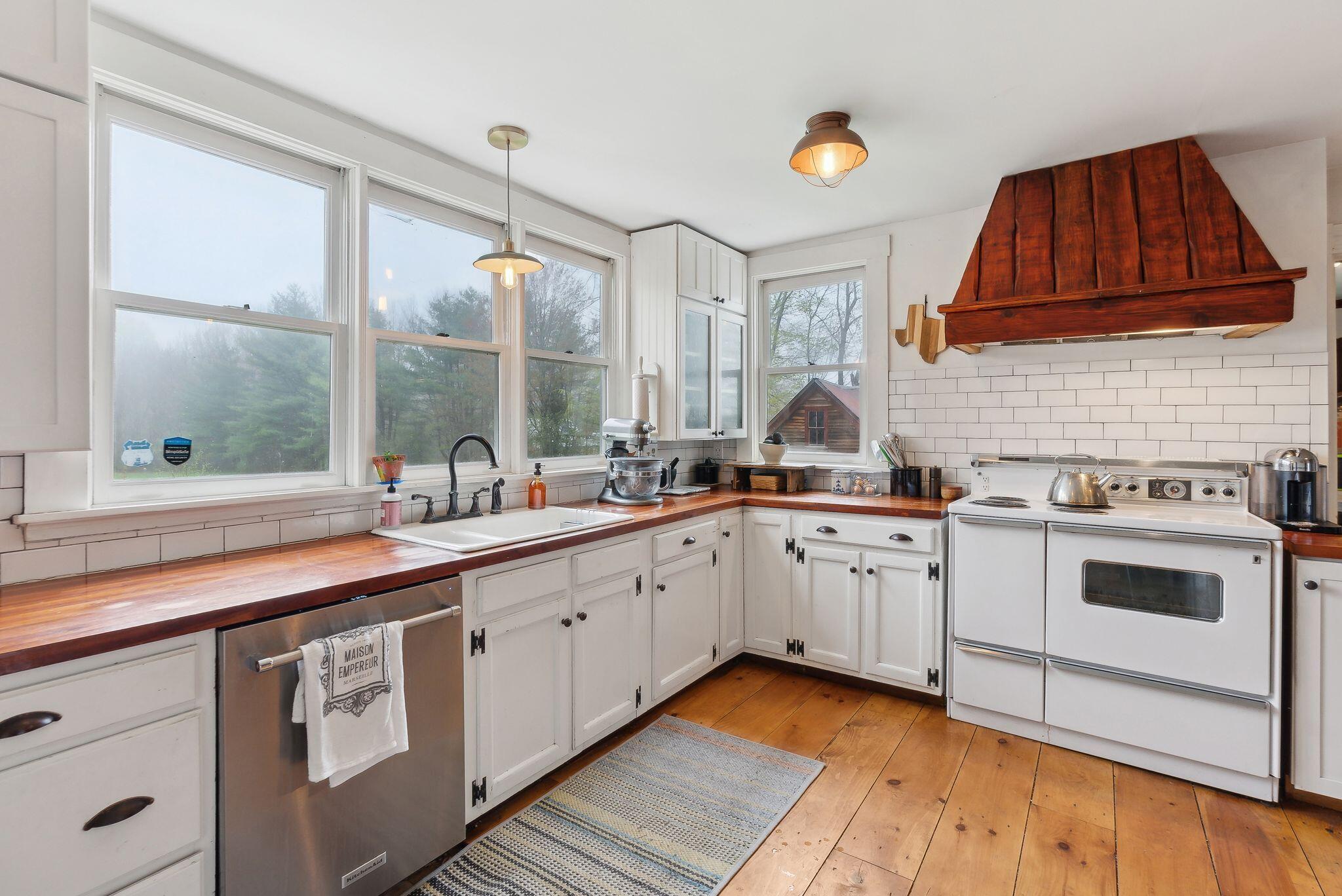 808 Mountain Road