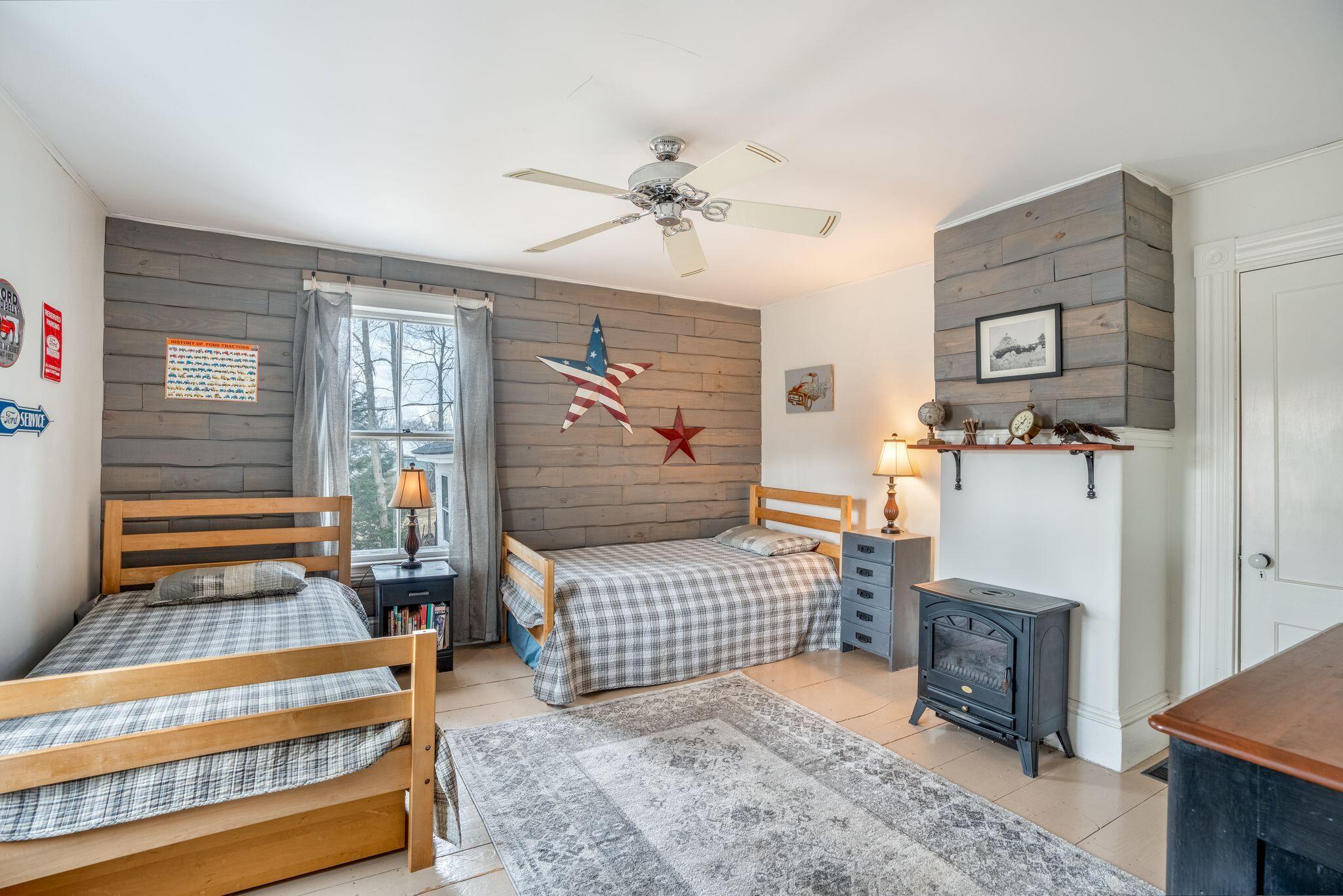 808 Mountain Road