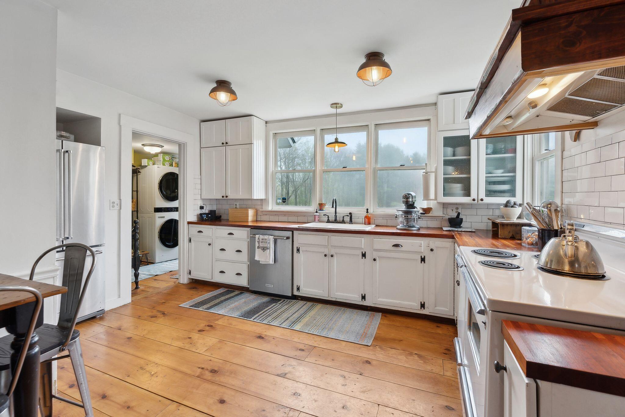 808 Mountain Road